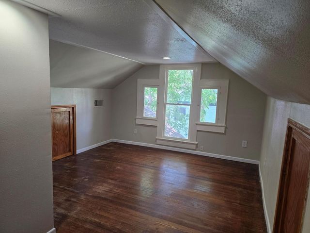 144 W Wallace Street, Gonzales, TX 78629