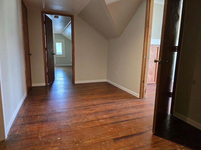 144 W Wallace Street, Gonzales, TX 78629