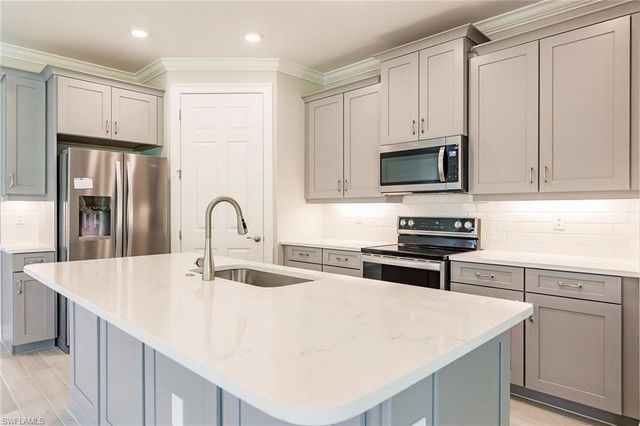 536 Polihale WAY, Naples, FL 34114