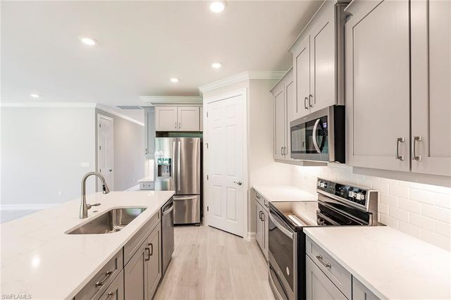 536 Polihale WAY, Naples, FL 34114