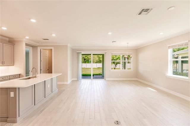 536 Polihale WAY, Naples, FL 34114