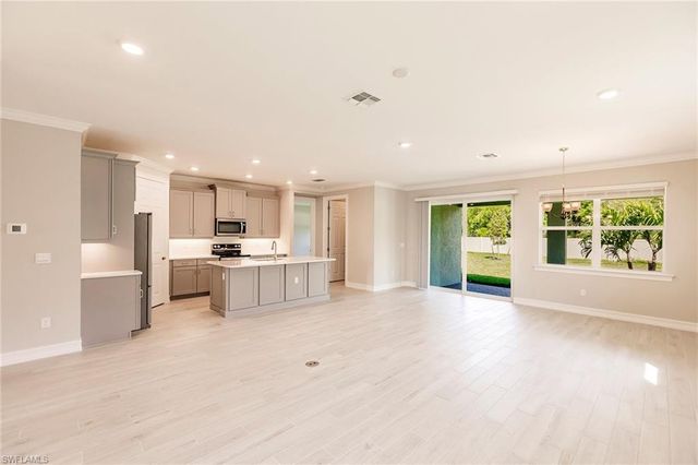 536 Polihale WAY, Naples, FL 34114