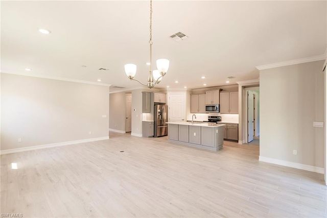 536 Polihale WAY, Naples, FL 34114