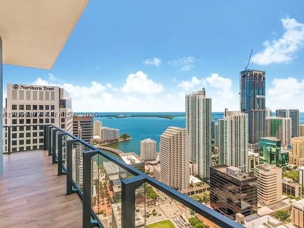 68 SE 6th St 3901, Miami, FL 33131
