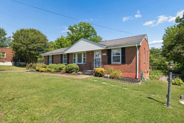 366 Melpar Dr, Nashville, TN 37211