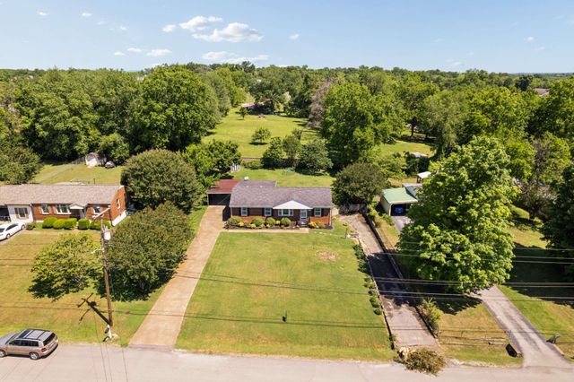 366 Melpar Dr, Nashville, TN 37211