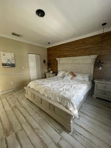 3134 NE 3rd Dr, Homestead, FL 33033