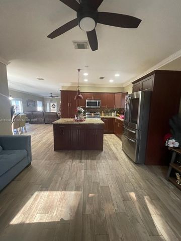 3134 NE 3rd Dr, Homestead, FL 33033