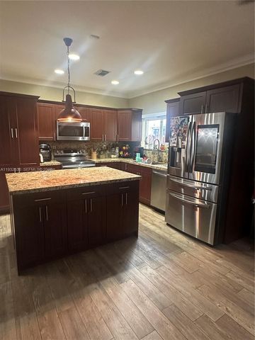 3134 NE 3rd Dr, Homestead, FL 33033