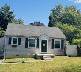 219 Park Ln, Clarksville, TN 37042