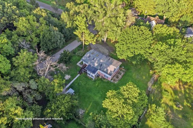 121 Seminole Drive, Edgerton, WI 53534