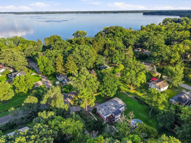 121 Seminole Drive, Edgerton, WI 53534