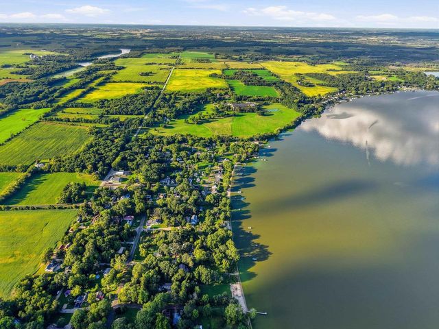 121 Seminole Drive, Edgerton, WI 53534