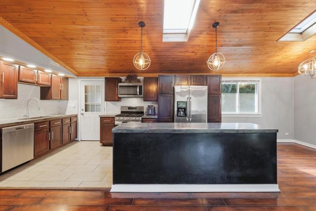 121 Seminole Drive, Edgerton, WI 53534