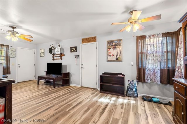 96942 S 4740 Road, Muldrow, OK 74948