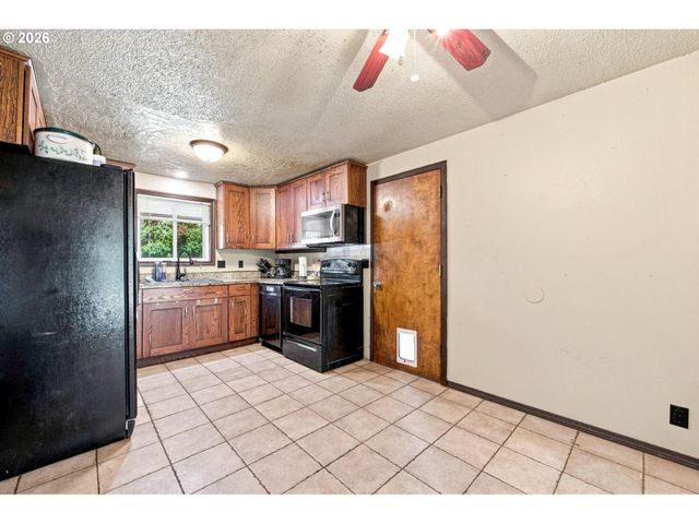 1842 LAVETA Ln, Eugene, OR 97402