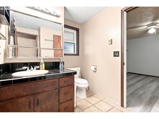 1842 LAVETA Ln, Eugene, OR 97402