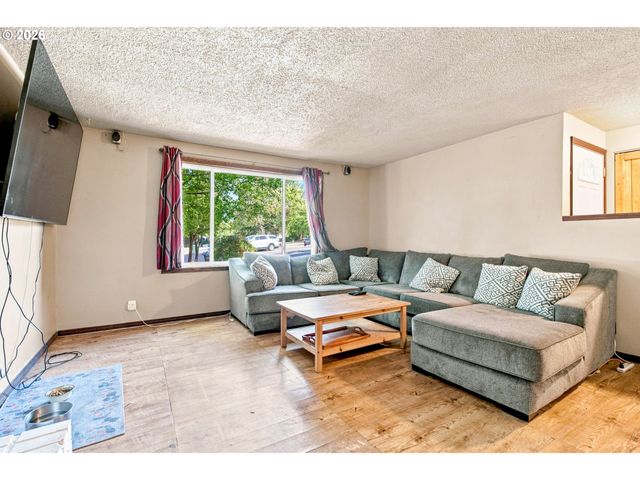 1842 LAVETA Ln, Eugene, OR 97402