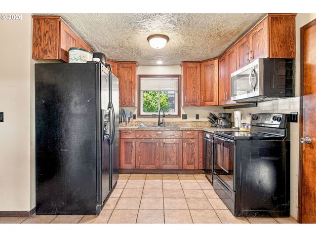 1842 LAVETA Ln, Eugene, OR 97402