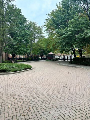 150-25 72 Road 1J, Flushing, NY 11367