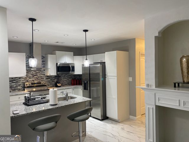 825 Forest Lake Drive S 2, Macon, GA 31210