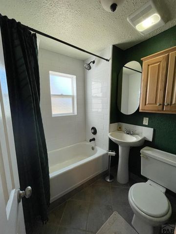 718 Brown Ave, Pueblo, CO 81004