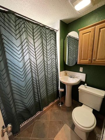 718 Brown Ave, Pueblo, CO 81004