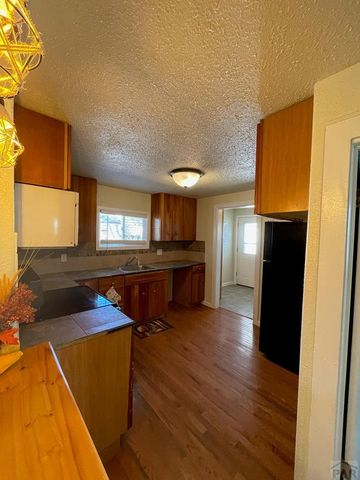 718 Brown Ave, Pueblo, CO 81004