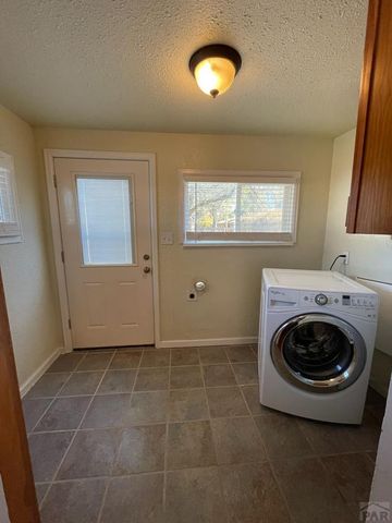 718 Brown Ave, Pueblo, CO 81004