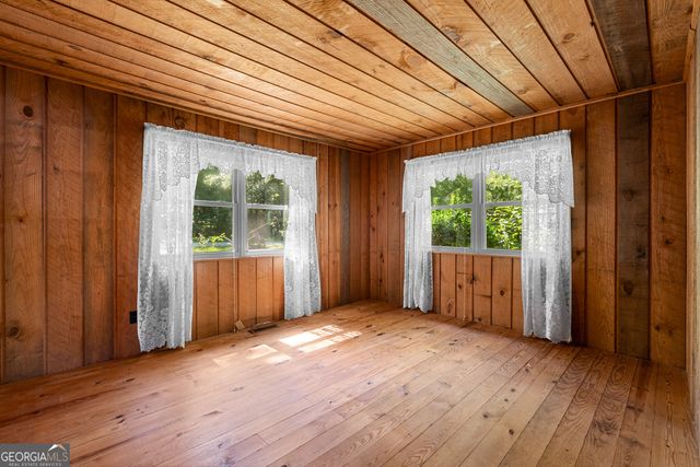 30 Peachtree Drive, Sharpsburg, GA 30277