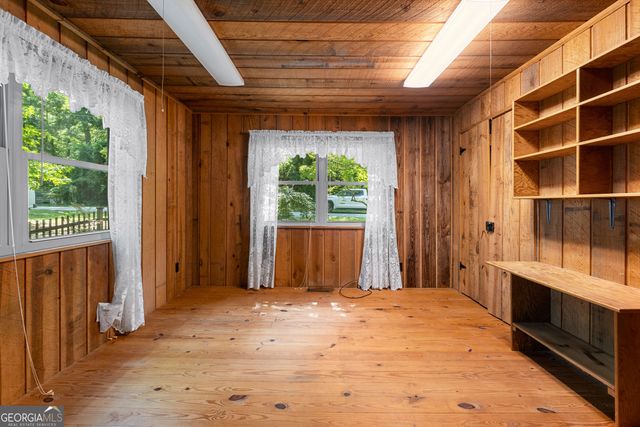30 Peachtree Drive, Sharpsburg, GA 30277