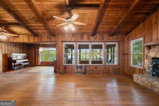 30 Peachtree Drive, Sharpsburg, GA 30277