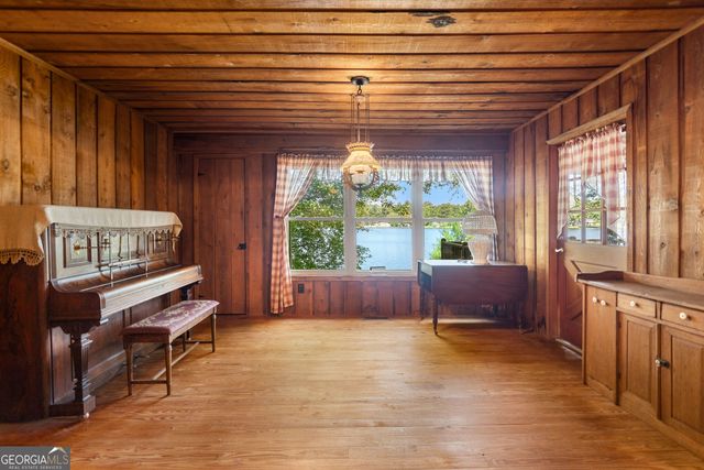 30 Peachtree Drive, Sharpsburg, GA 30277
