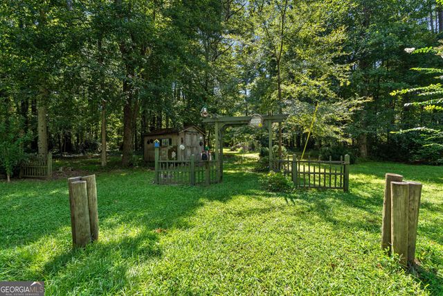 30 Peachtree Drive, Sharpsburg, GA 30277
