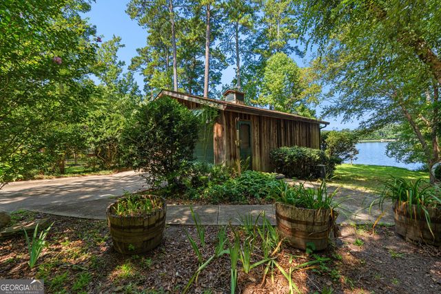 30 Peachtree Drive, Sharpsburg, GA 30277