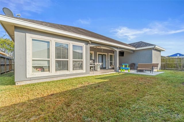 8245 Rock Crest Dr, Corpus Christi, TX 78414