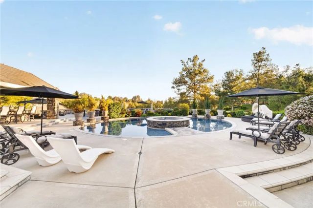 41515 Via Del Monte, Temecula, CA 92592