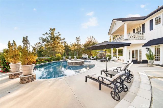 41515 Via Del Monte, Temecula, CA 92592