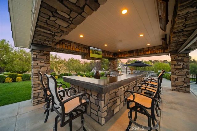 41515 Via Del Monte, Temecula, CA 92592