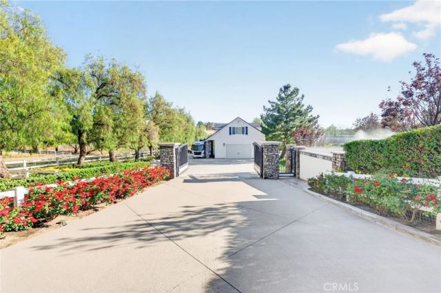 41515 Via Del Monte, Temecula, CA 92592