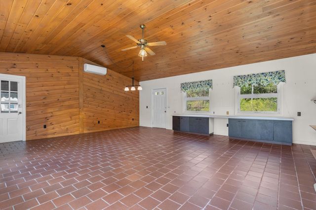5 Courtland Drive, Merrimack, NH 03054