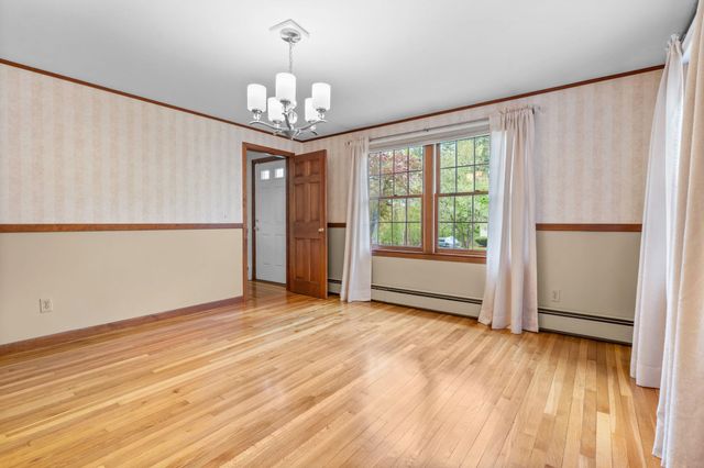 5 Courtland Drive, Merrimack, NH 03054