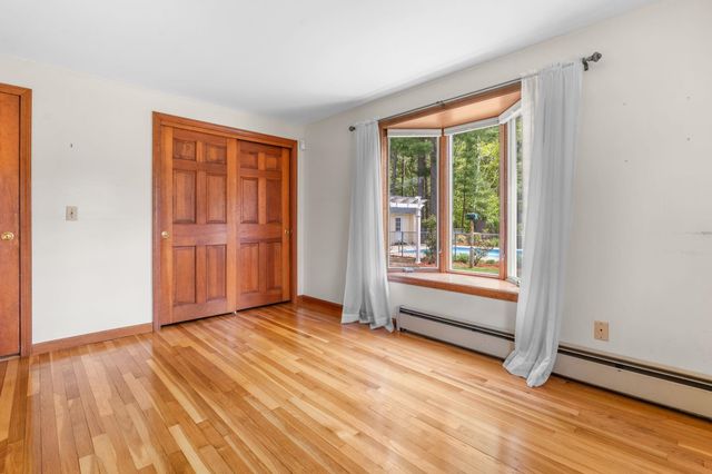 5 Courtland Drive, Merrimack, NH 03054