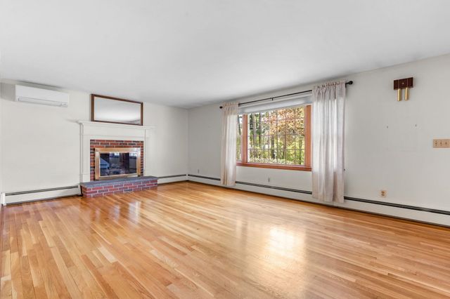 5 Courtland Drive, Merrimack, NH 03054