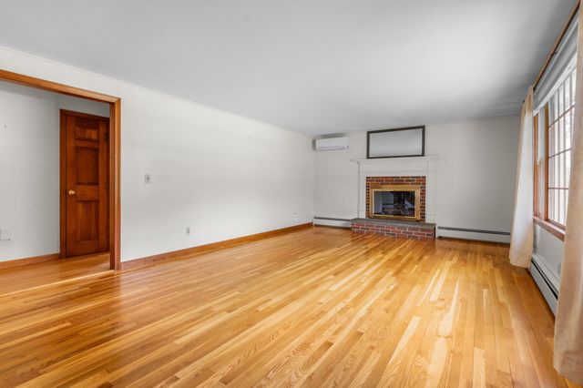 5 Courtland Drive, Merrimack, NH 03054