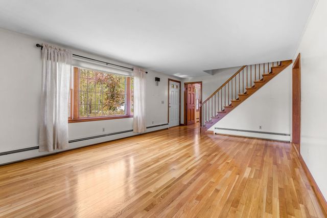 5 Courtland Drive, Merrimack, NH 03054