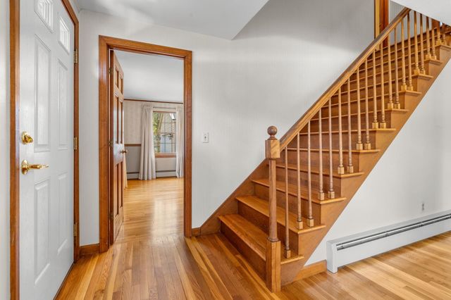 5 Courtland Drive, Merrimack, NH 03054