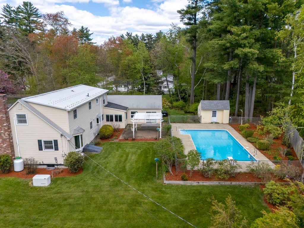 5 Courtland Drive, Merrimack, NH 03054