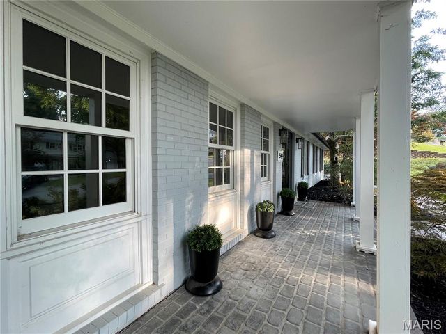 542 White Rose Lane, Olivette, MO 63132