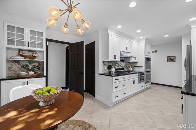 542 White Rose Lane, Olivette, MO 63132